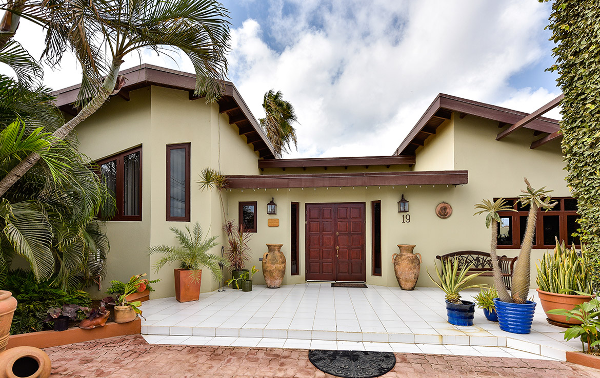 Best Buy Realty Aruba home for sale Cuquisastraat 19 Ken Faustin 7373000 residence house real estate